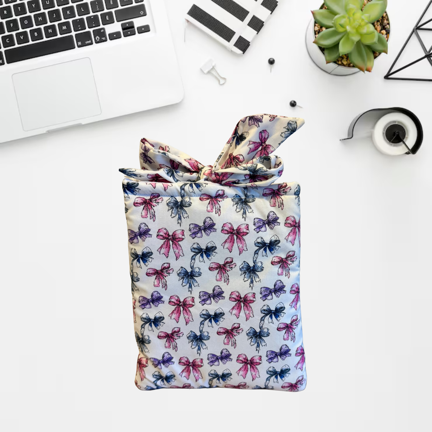 Pretty little bows Kindle Sleeve